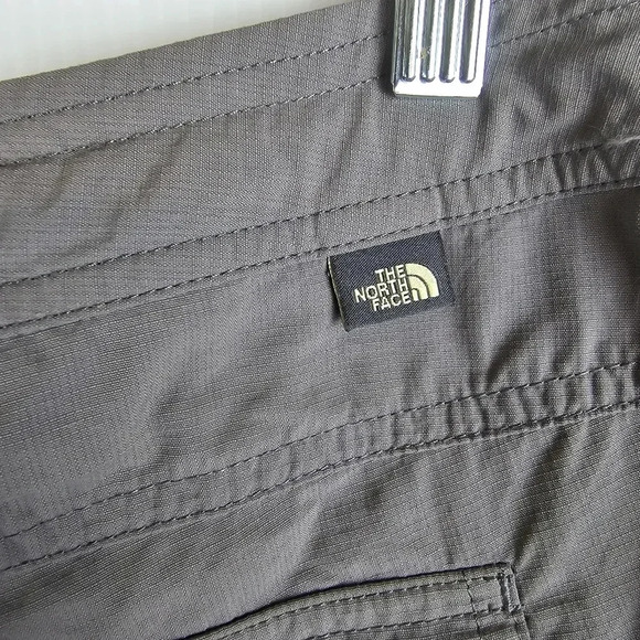NWOT The North Face Women's Nylon Rip Stop Grey Capris Drawstring Waist Size 8 - Picture 8 of 13
